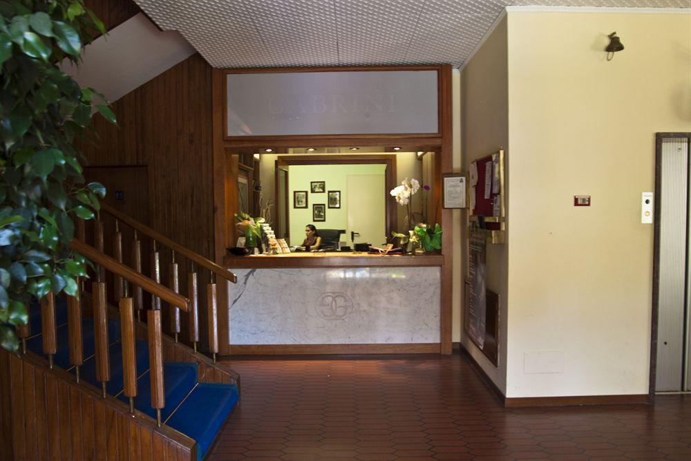 Hotel Gabrini Марина ди Маса Екстериор снимка