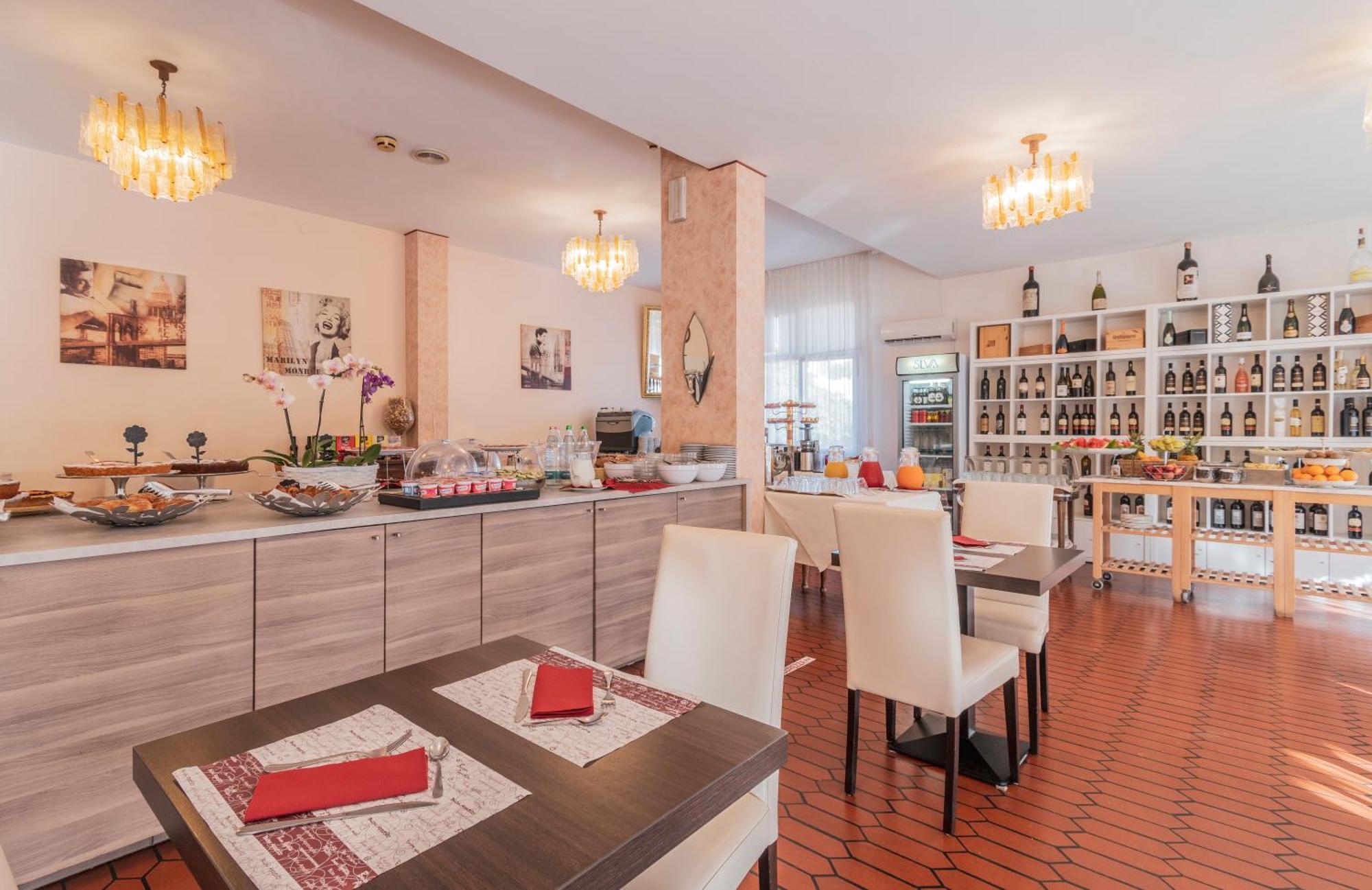 Hotel Gabrini Марина ди Маса Екстериор снимка